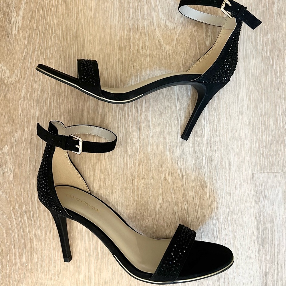 NEW MARC FISHER CRYSTAL EMBELLISHED SANDALS Size 8.5